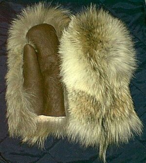 coyotebrownsheepskinfleeceshortmittens.jpg